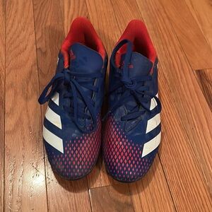 Boys adidas red white blue soccer cleats sneakers 4.5 predator